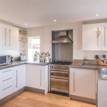 The Old Boat House, Seaview - Seafront Three Bedroom Cottage With Separate Two Bedroom Annexe Exterior photo
