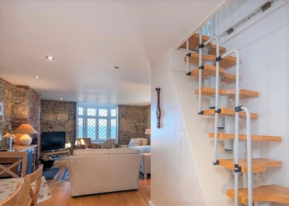 The Old Boat House, Seaview - Seafront Three Bedroom Cottage With Separate Two Bedroom Annexe Exterior photo