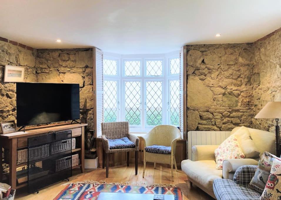 The Old Boat House, Seaview - Seafront Three Bedroom Cottage With Separate Two Bedroom Annexe Exterior photo